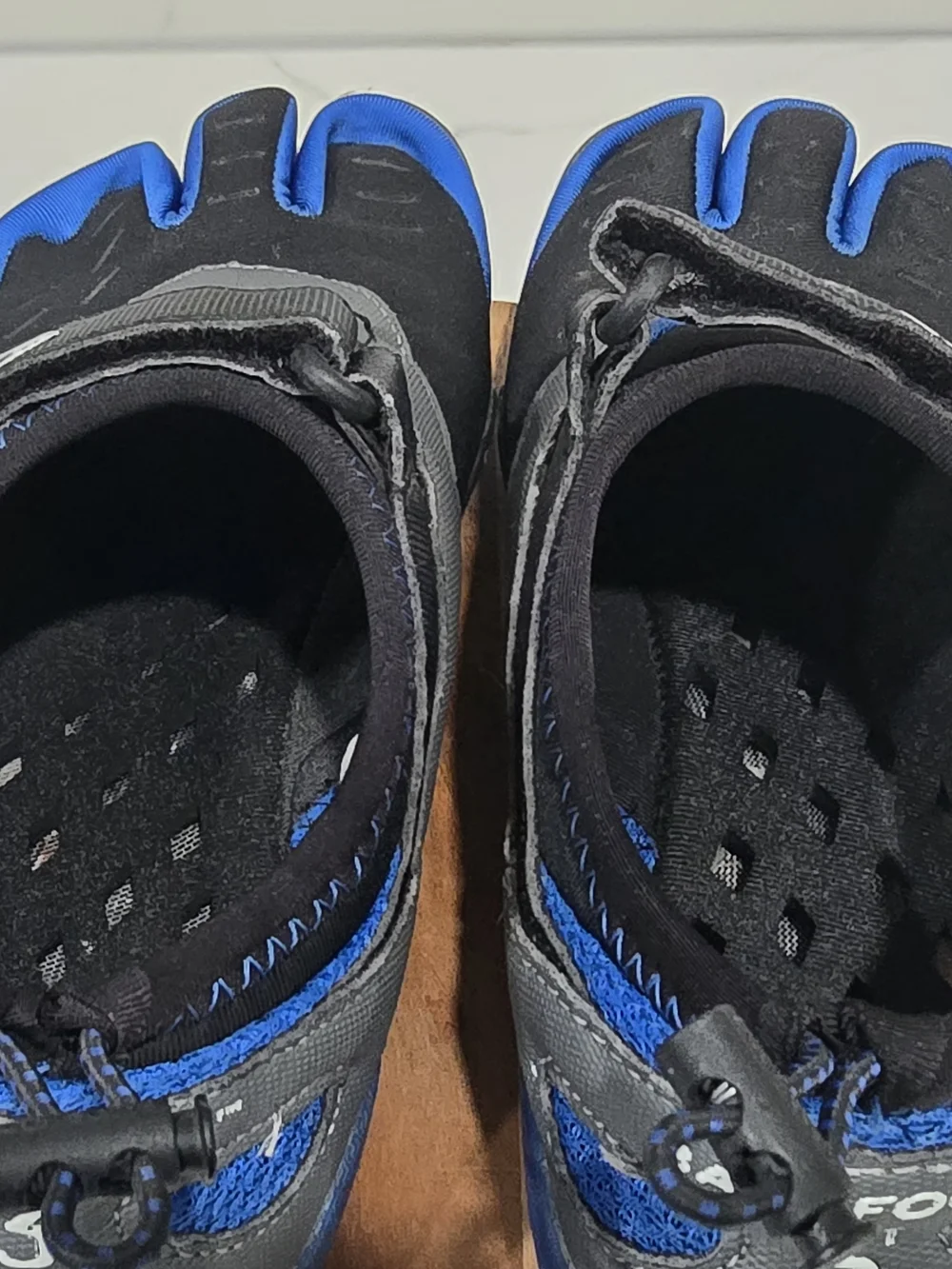 Body Glove Barefoot 3T Men's Size 7 Water Shoes Black Blue 3-Toe Minimalist